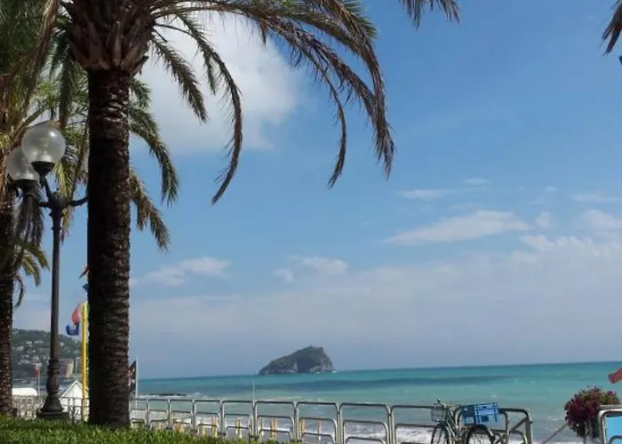 A 5 Minuti Dal Mare - Dolphin House * Spotorno